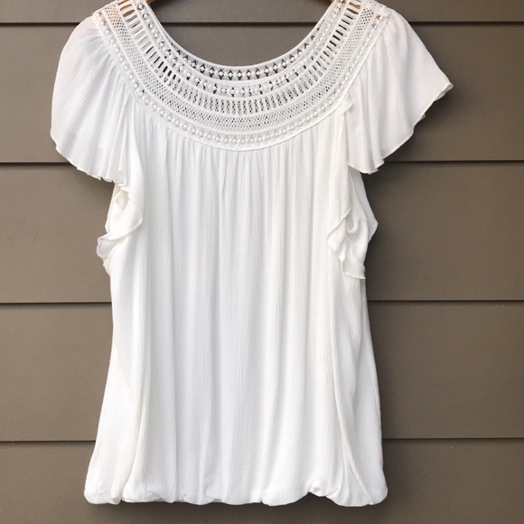 JohnPaulRichard Tops - CROCHET ACCENT WHITE TOP MEDIUM